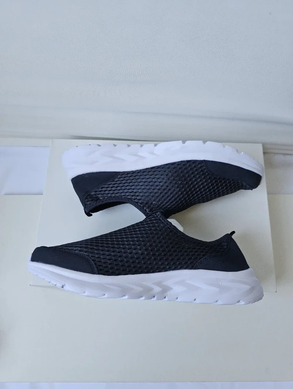 Men's Lightweight Breathable Mesh Slip-On Sneakers - Size 43 (US 9.5-10)